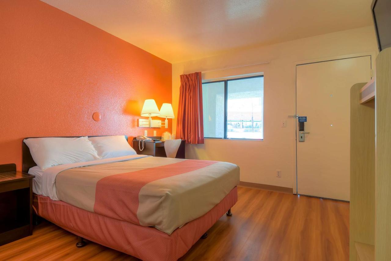 Motel 6-Palm Springs, Ca - Downtown Ngoại thất bức ảnh