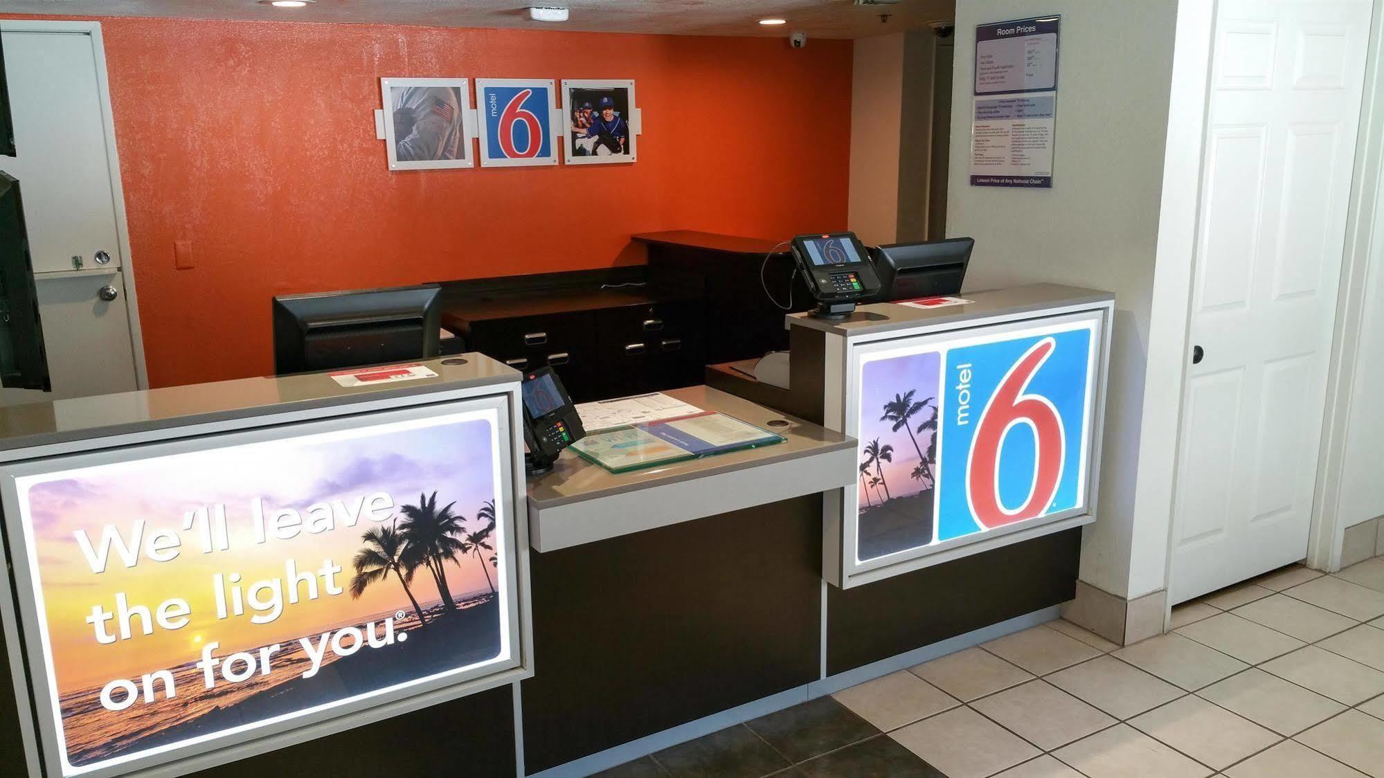 Motel 6-Palm Springs, Ca - Downtown Ngoại thất bức ảnh